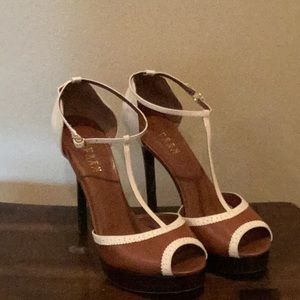 Ralph Lauren Classic 2 tone open toe pump. Sz 8.5